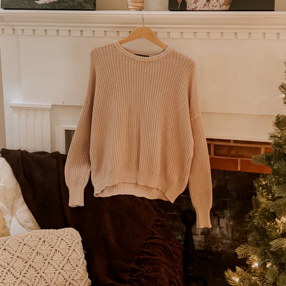 100% cotton Brandy Melville Neutral Dusty Rose Sweater